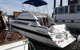 Yacht Stay Providence Marina